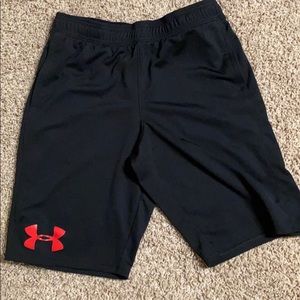 YXL Under Armour Boys shorts